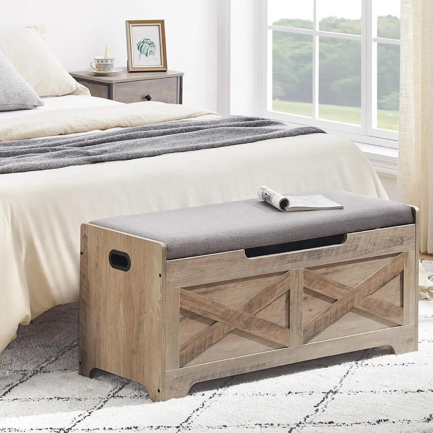Storage Chest with Liftable Top