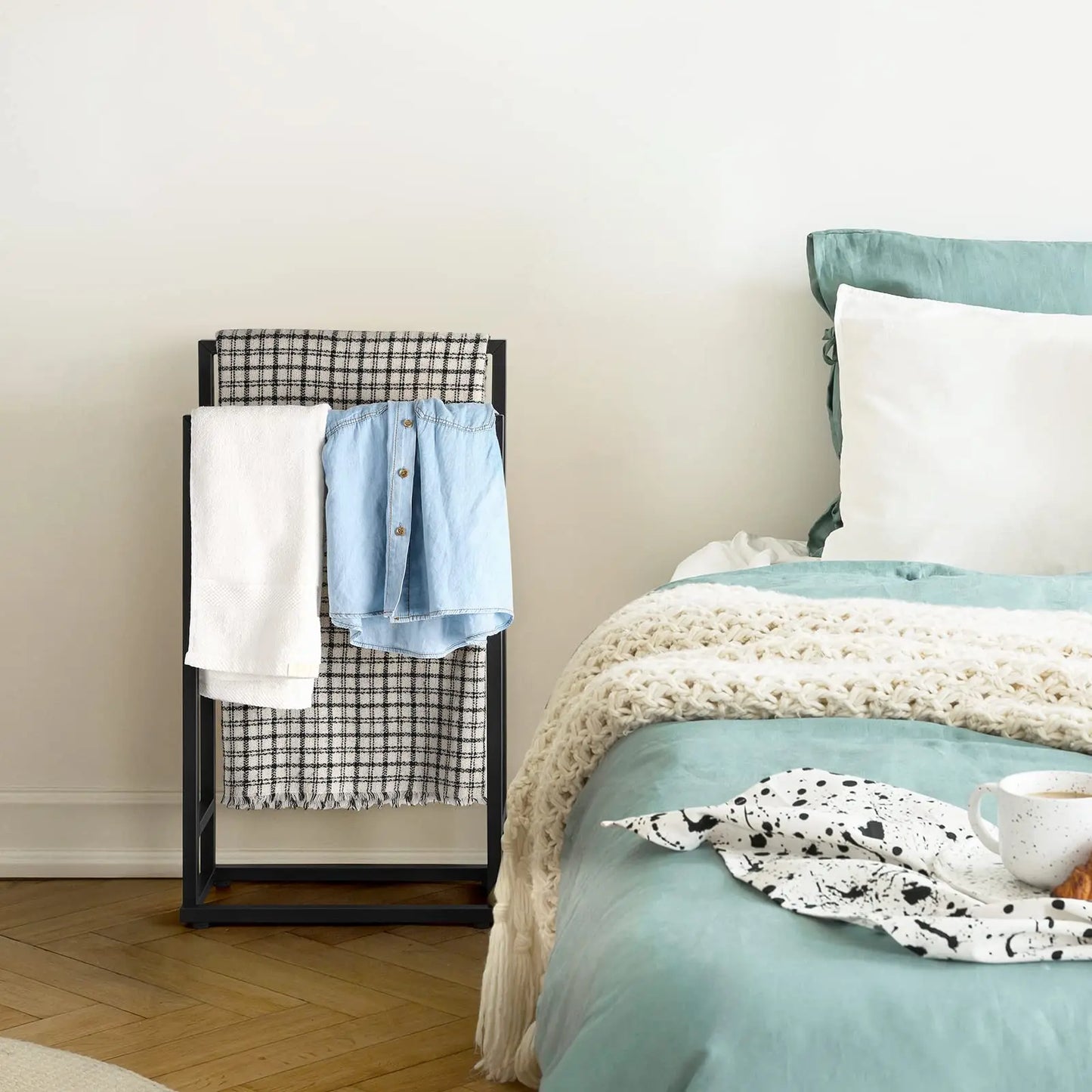 2-Tier Freestanding Towel Rack
